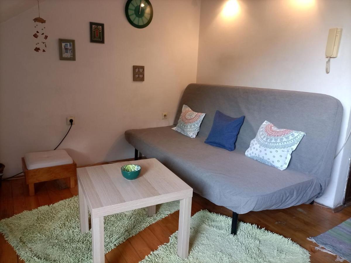 Apartman Lara Belgrado Esterno foto